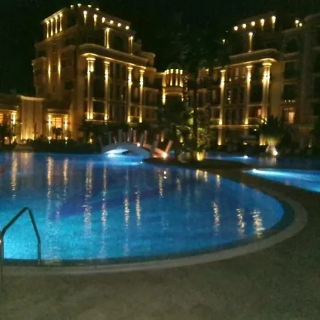 Aphrodite Gardens Apart Slantschew brjag